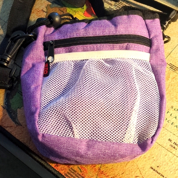 NWOT Dog treat pouch with strap - Picture 1 of 4